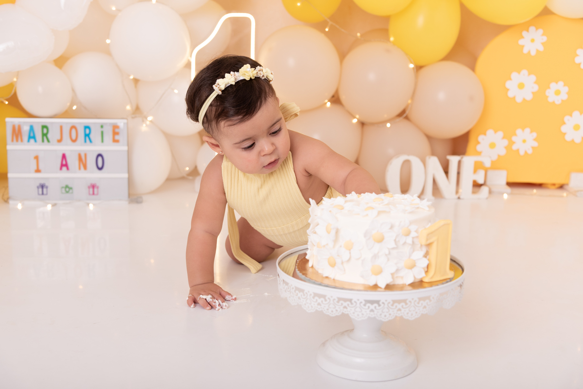 ensaio-smash-the-cake-bebe-margaridas-aniversario-comemorativo-estudio-thais-castro-brooklin-itaim-bibi-moema-abc-jardins-ibirapuera-morumbi-perdizes