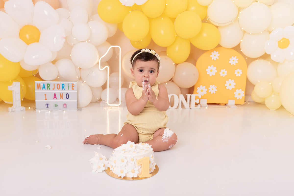 ensaio-smash-the-cake-bebe-margaridas-aniversario-comemorativo-estudio-thais-castro-brooklin-itaim-bibi-moema-abc-jardins-ibirapuera-morumbi-perdizes