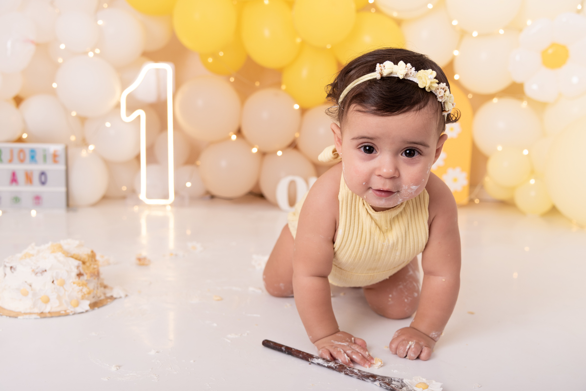 ensaio-smash-the-cake-bebe-margaridas-aniversario-comemorativo-estudio-thais-castro-brooklin-itaim-bibi-moema-abc-jardins-ibirapuera-morumbi-perdizes