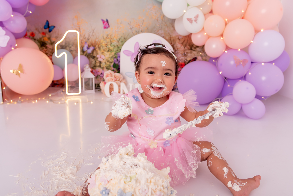 ensaio-smash-the-cake-jardim-menina-primeiro-ano-brooklin-itaim-jardins-morumbi-ibirapuera-campo-belo-santo-amaro-osasco-ipiranga-vila-mariana-bela-vista-fashion-classico-estudio-thais-castro