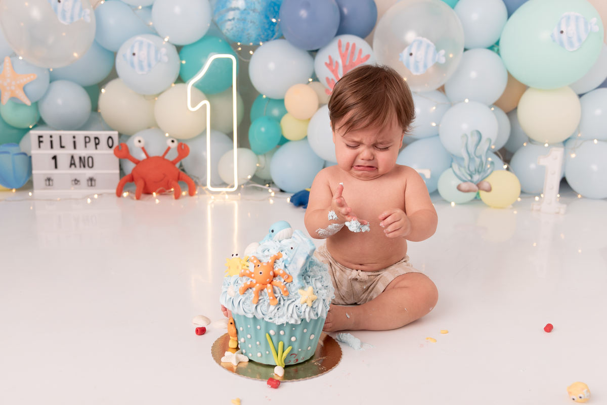 ensaio-smash-the-cake-fundo-do-mar-menino-primeiro-ano-brooklin-itaim-jardins-morumbi-ibirapuera-campo-belo-santo-amaro-osasco-ipiranga-vila-mariana-bela-vista-fashion-classico-estudio-thais-castro