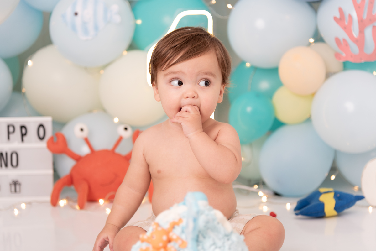 ensaio-smash-the-cake-fundo-do-mar-menino-primeiro-ano-brooklin-itaim-jardins-morumbi-ibirapuera-campo-belo-santo-amaro-osasco-ipiranga-vila-mariana-bela-vista-fashion-classico-estudio-thais-castro