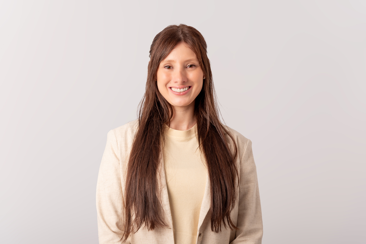 ensaio-corporativo-profissional-limkedin-empresas-feminino-brooklin-itaim-jardins-morumbi-ibirapuera-campo-belo-santo-amaro-osasco-ipiranga-vila-mariana-bela-vista-fashion-classico-estudio-thais-castro