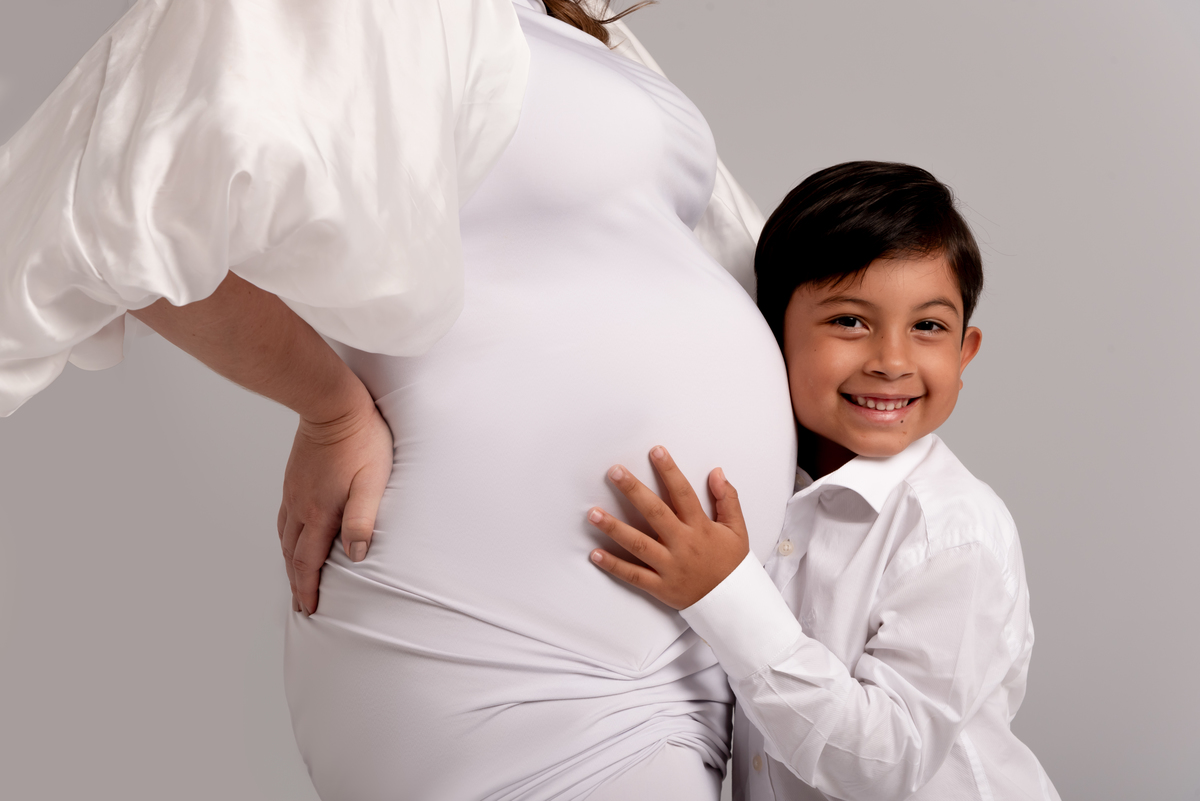 ensaio-gestante-fashion-moda-produção-clean-familia-gravida-moema-itaim-brooklin-campo-belo-ibirapuera-ipiranga-estudio-thais-castro