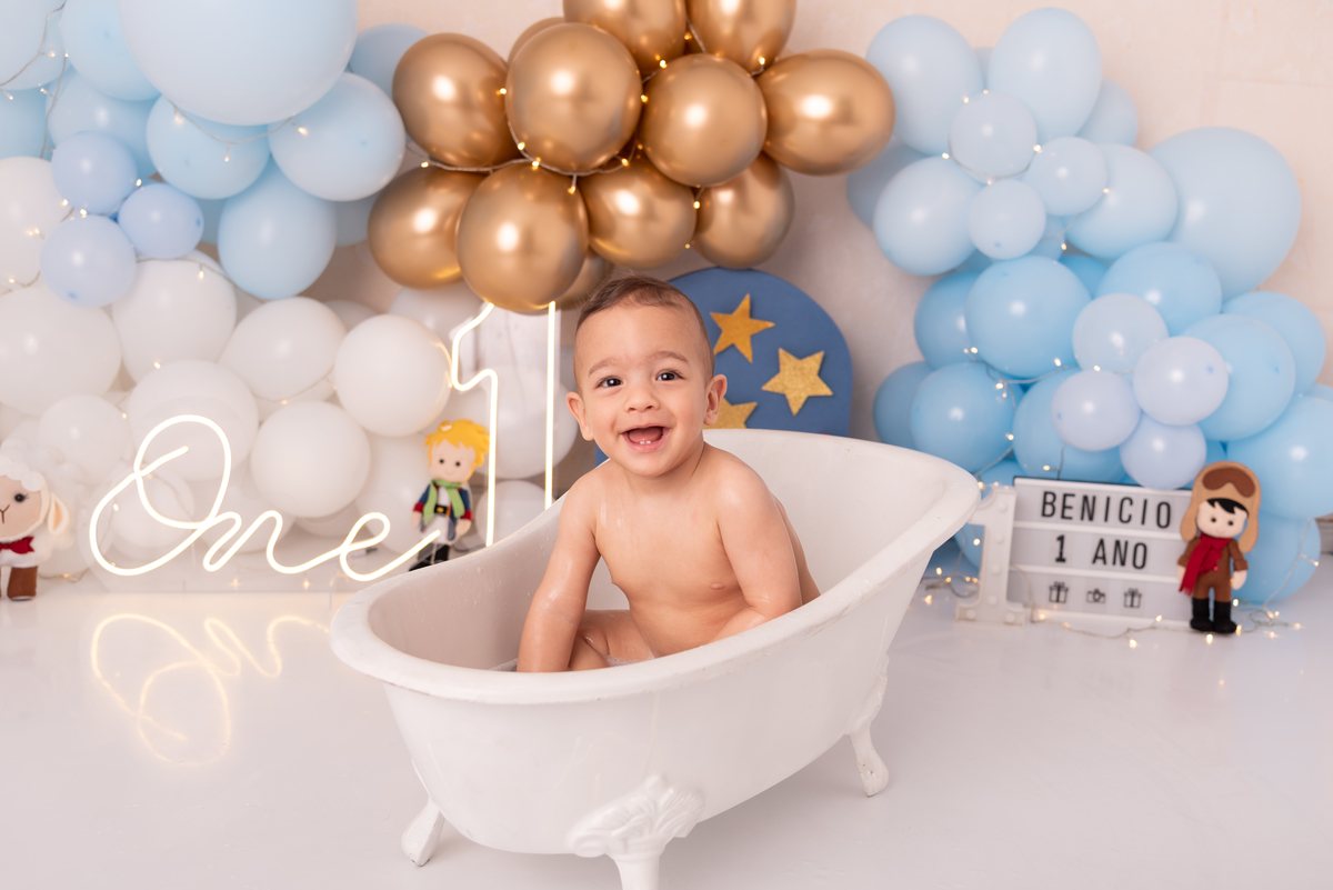 ensaio-smash-the-cake-aniversario-pequeno-principe-primeiro-ano-produção-clean-familia-gravida-moema-itaim-brooklin-campo-belo-ibirapuera-ipiranga-estudio-thais-castro