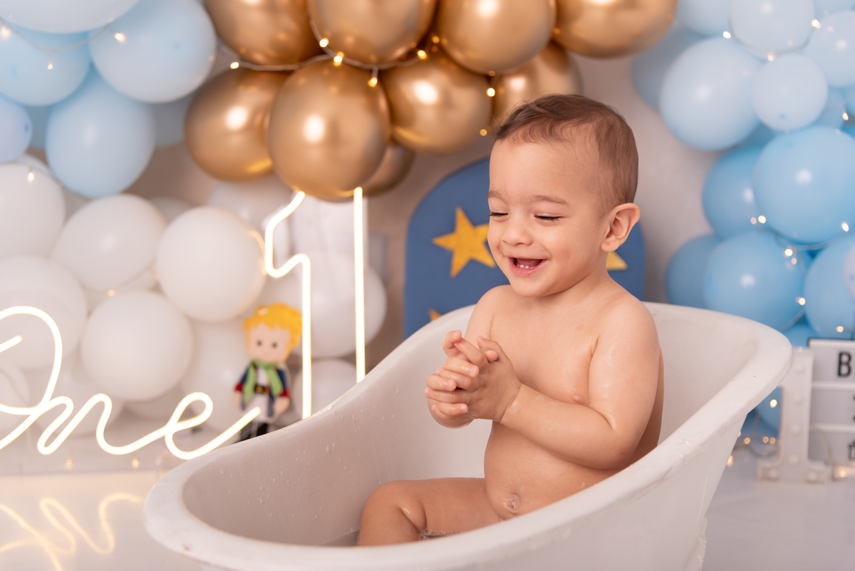 ensaio-smash-the-cake-aniversario-pequeno-principe-primeiro-ano-produção-clean-familia-gravida-moema-itaim-brooklin-campo-belo-ibirapuera-ipiranga-estudio-thais-castro