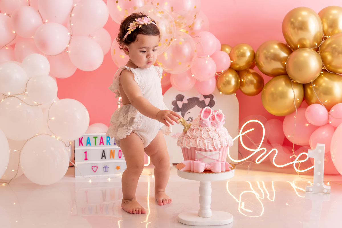 ensaio-smash-the-cake-aniversario-bailarina-princesa-primeiro-ano-produção-clean-familia-gravida-moema-itaim-brooklin-campo-belo-ibirapuera-ipiranga-estudio-thais-castro