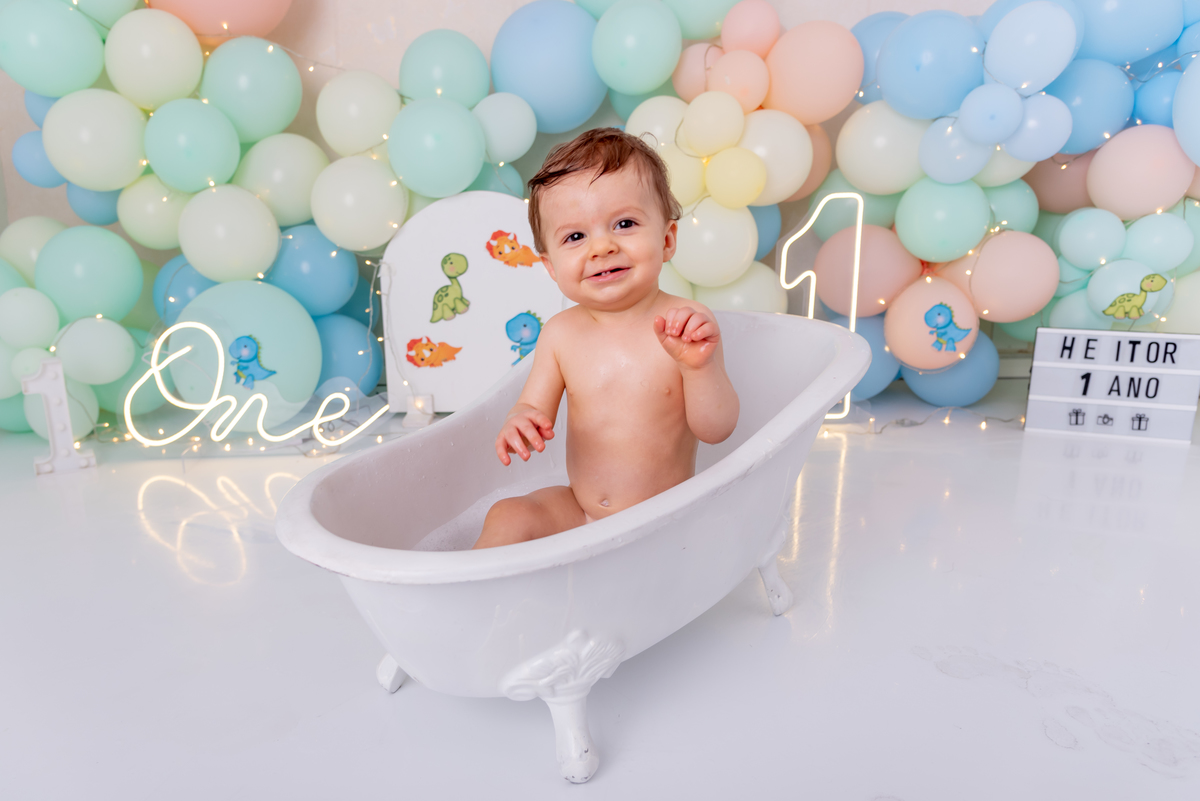 ensaio-smash-the-cake-aniversario-dinossauros-baby-primeiro-ano-produção-clean-familia-gravida-moema-itaim-brooklin-campo-belo-ibirapuera-ipiranga-estudio-thais-castro