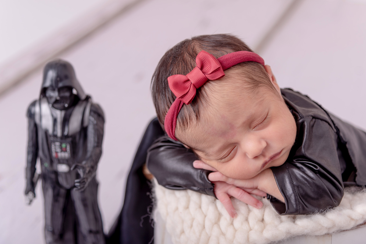 ensaio-newborn-brooklin-itaim-moema-santo-amaro-campo-belo-ibirapuera-aeroporto-estudio-thais-castro-abc-ipiranga-star-wars-menina