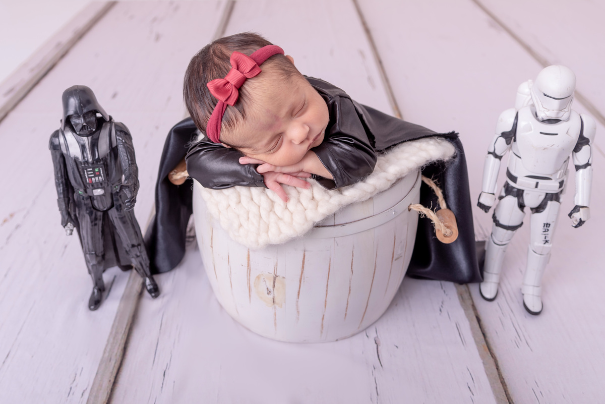 ensaio-newborn-brooklin-itaim-moema-santo-amaro-campo-belo-ibirapuera-aeroporto-estudio-thais-castro-abc-ipiranga-star-wars-menina