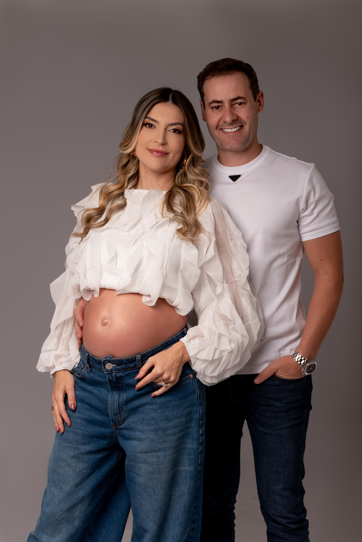 ensaio-gestante-fashion-clean-jeans-moda-alto-padrão-brooklin-itaim-bibi-moema-jardins-ibirapuera-campo-belo-santo-amaro-monções-ipiranga-estudio-thais-castro