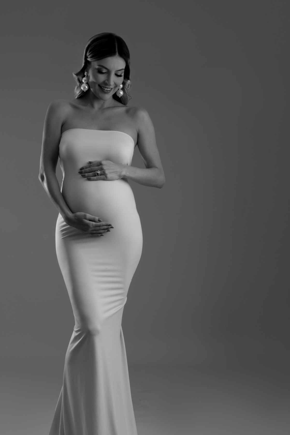 ensaio-gestante-fashion-clean-jeans-moda-alto-padrão-brooklin-itaim-bibi-moema-jardins-ibirapuera-campo-belo-santo-amaro-monções-ipiranga-estudio-thais-castro