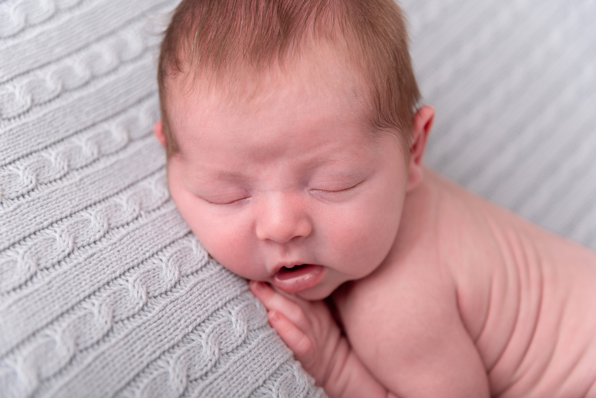 ensaio-newborn-recem-nascido-menino-neutro-familia-maternidade-estudio-thais-castro-brooklin-moema-itaim-campo-belo-ibirapuera-jardins-santo-amaro-cidade-monções-são-paulo