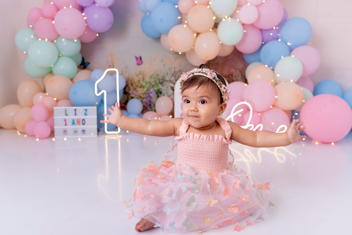 ensaio-smash-the-cake-menina-jardim-borboleta-estudio-thais-castro-brooklin-moema-ibirapuera-jardins-campo-belo-ipiranga-primeiro-ano