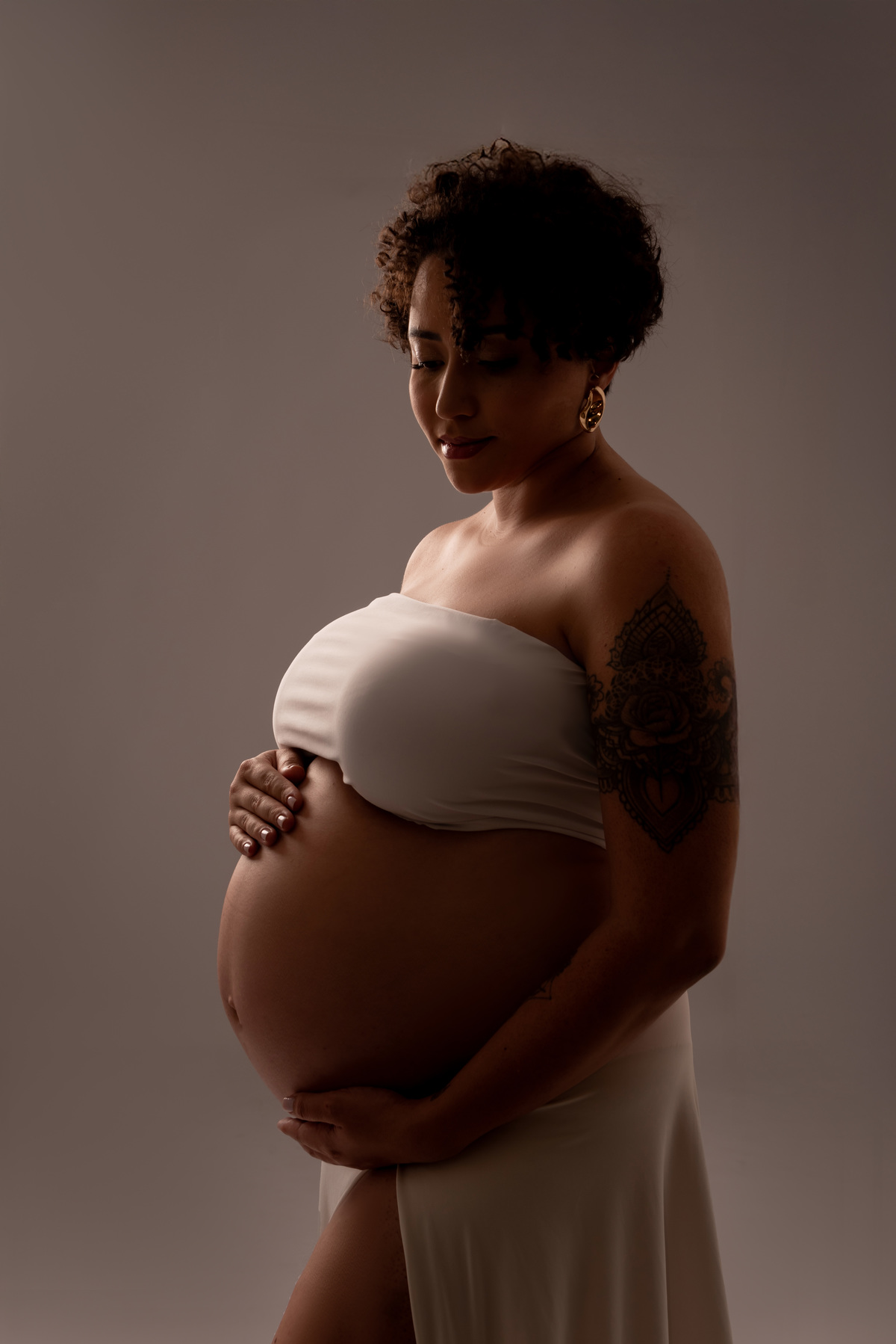 ensaio-gestante-clean-fashion-gravida-estudio-thais-castro-brooklin-moema-ibirapuera-jardins-campo-belo-ipiranga-primeiro-ano