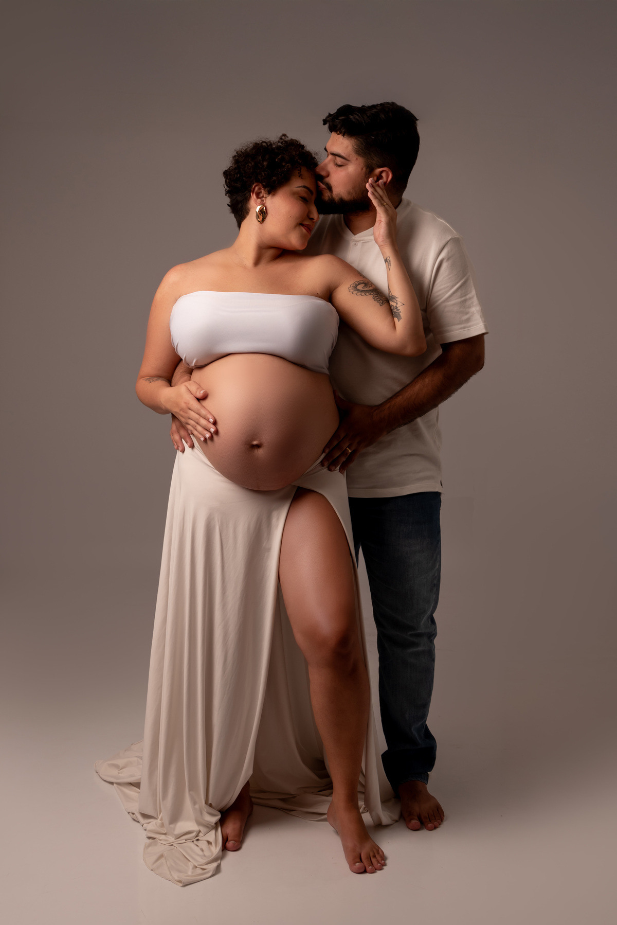 ensaio-gestante-clean-fashion-gravida-estudio-thais-castro-brooklin-moema-ibirapuera-jardins-campo-belo-ipiranga-primeiro-ano