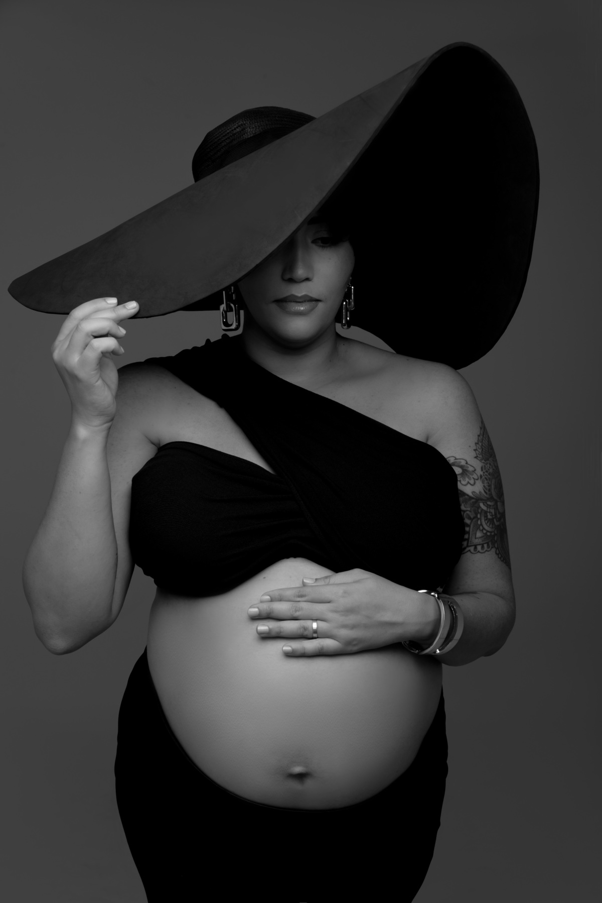 ensaio-gestante-clean-fashion-gravida-estudio-thais-castro-brooklin-moema-ibirapuera-jardins-campo-belo-ipiranga-primeiro-ano