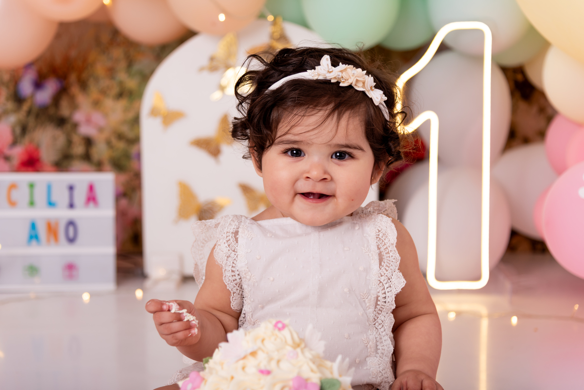 smash-the-cake-primeir-ano-menina-jardim-borboletas-criativo-estudio-thais-castro-brooklin-moema-campo-belo-jardins-cidade-monções-itaim-ibirapuera-morumbi-ipiranga-abc