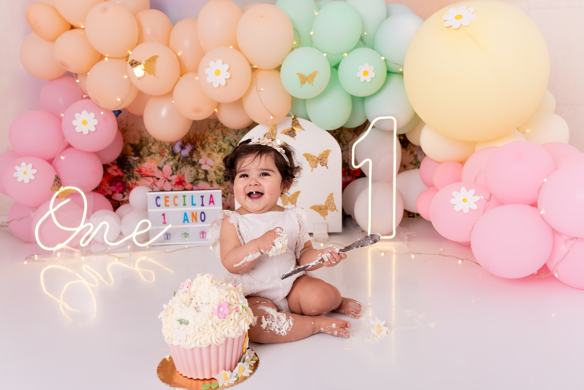 smash-the-cake-primeir-ano-menina-jardim-borboletas-criativo-estudio-thais-castro-brooklin-moema-campo-belo-jardins-cidade-monções-itaim-ibirapuera-morumbi-ipiranga-abc