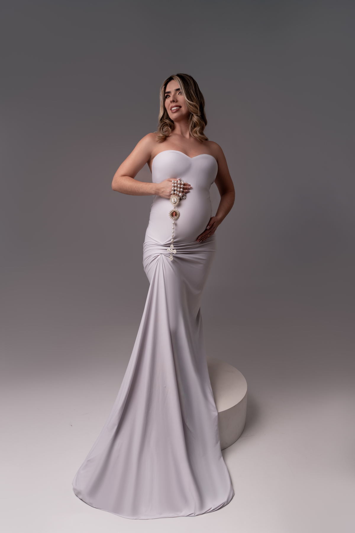 ensaio-gestante-gravida-fashion-neutro-clean-completo-estudio-thais-castro-brooklin-itaim-moema-santo-amaro-berrini-ibirapuera-morumbi-campo-belo-zona-sul