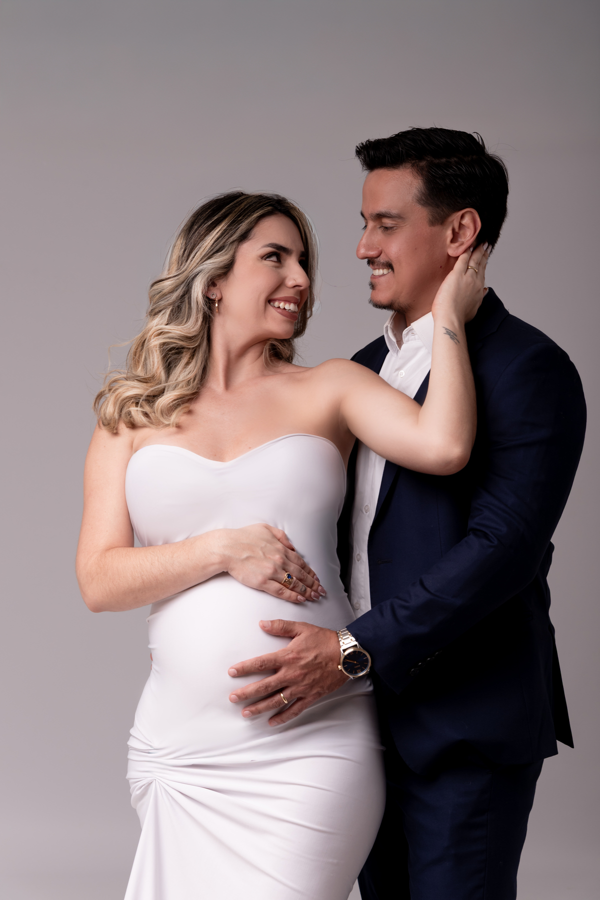 ensaio-gestante-gravida-fashion-neutro-clean-completo-estudio-thais-castro-brooklin-itaim-moema-santo-amaro-berrini-ibirapuera-morumbi-campo-belo-zona-sul