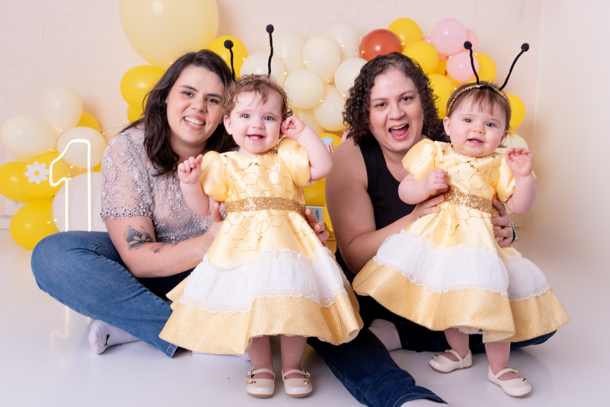 ensaio-1-ano-smash-the-cake-gemeas-abelinha-clean-estudio-thais-castro-brooklin-moema-itaim-ibirapuera-morumbi-berrini-campo-belo-zona-sul-ipiranga