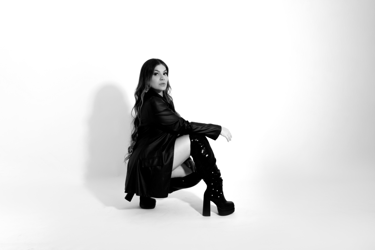 ensaio-feminino-aniversario-mulher-estudio-thais-castro-brooklin-itaim-moema-campo-belo-berrini-ibirapuera-morumbi