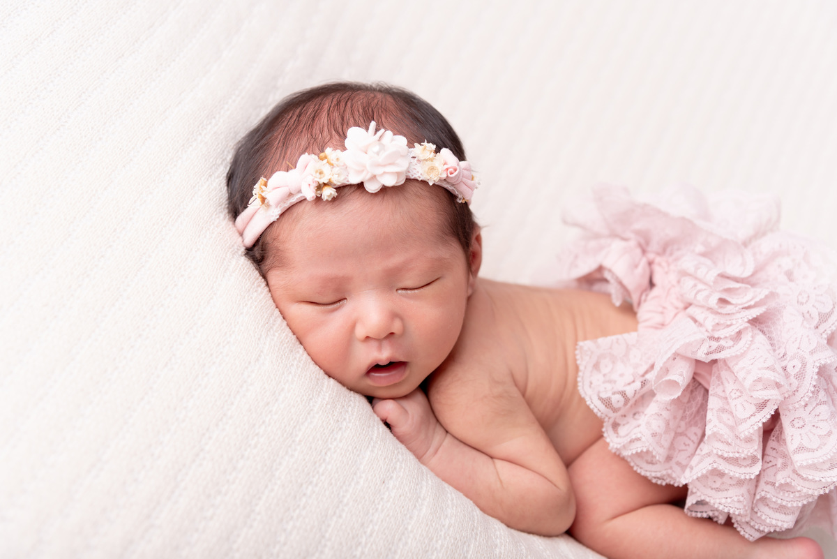 ensaio-newborn-estudio-neutro-clean-brooklin-itaim-bibi-morumbi-ibirapuera-campo-belo-newborn-santo-amaro-osasco-parto-cesaria-normal-promatre
