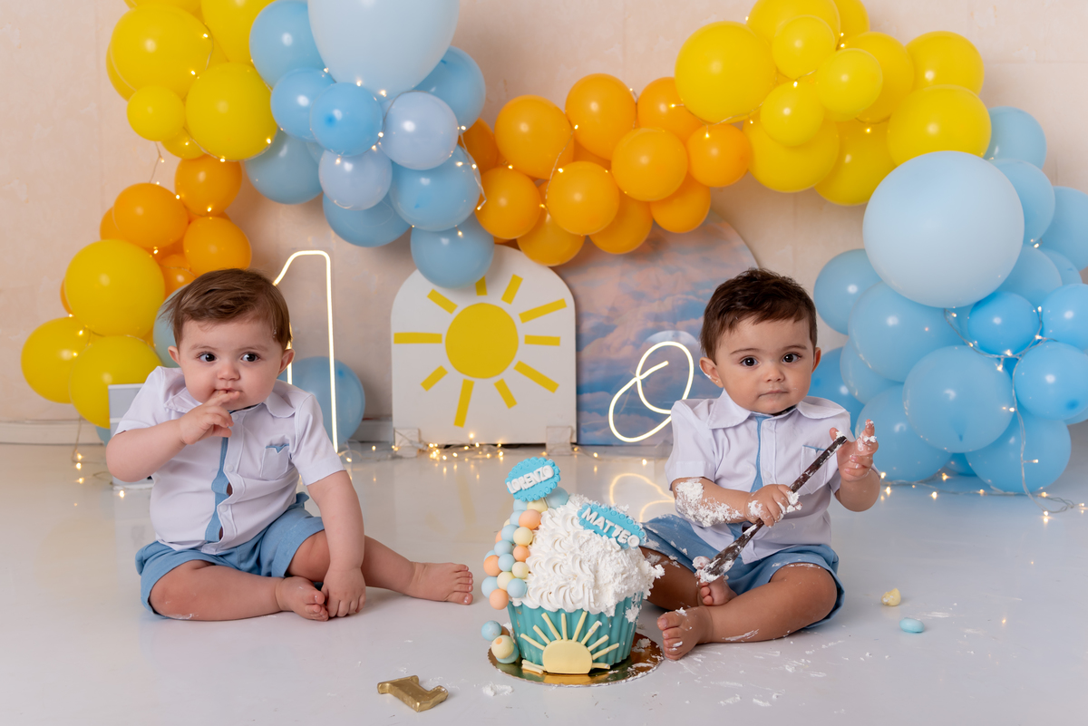smash-the-cake-primeira-volta-ao-sol-menino-gemeos-bolo-ensaio-fotografico-aniversario-estudio-thais-castro-brooklin-moema-itaim-bibi-morumbi-ibirapuera-santo-amaro-zona-sul-cidade-monções