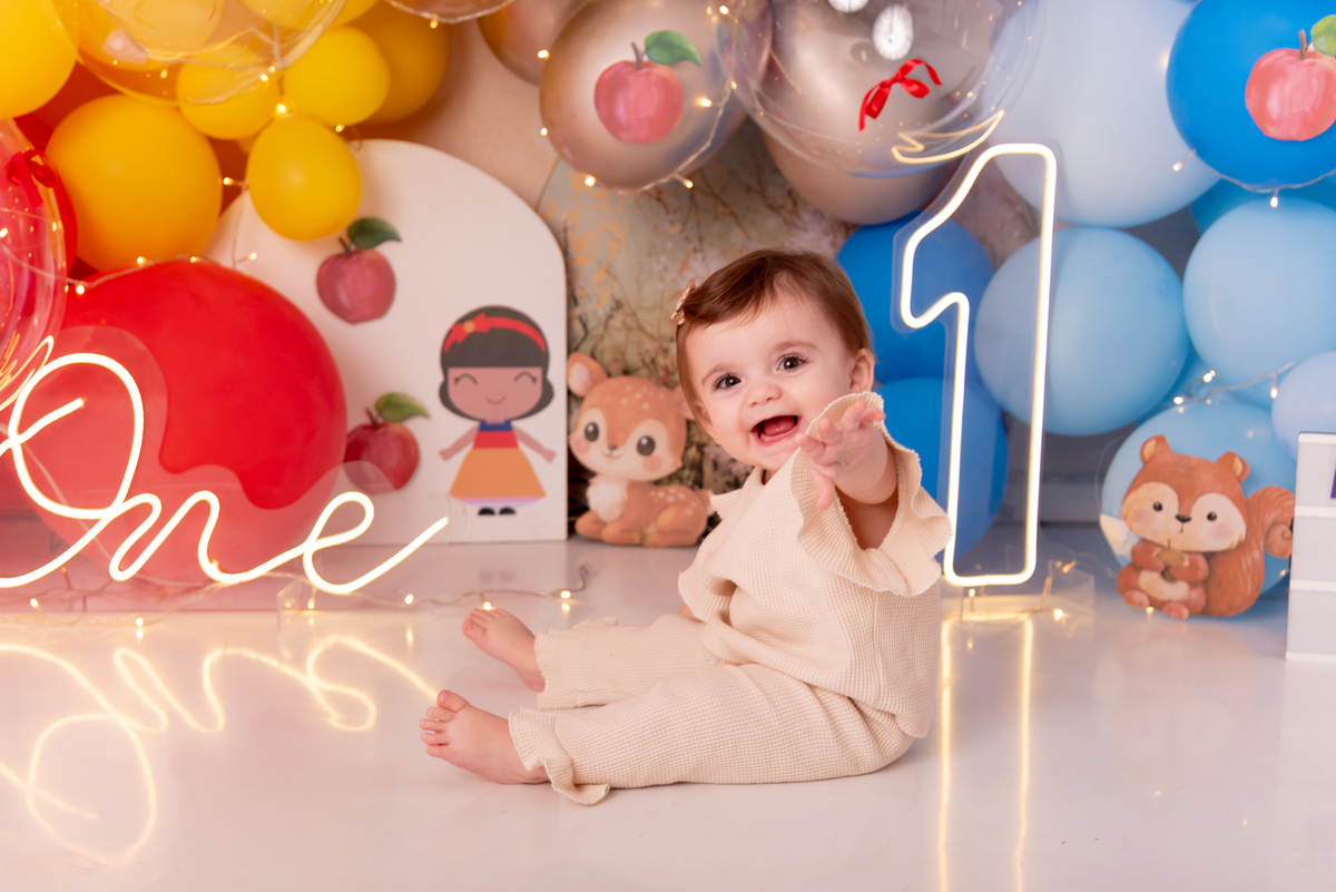 ensaio-smash-the-cake-princesa-disney-branca-de-neve-menina-aniversario-brooklin-estudio-thais-castro-moema-itaim-bibi-ibirapuera-zona-sul-morumbi-santo-amaro-vila-nova-conceição-cidade-monções