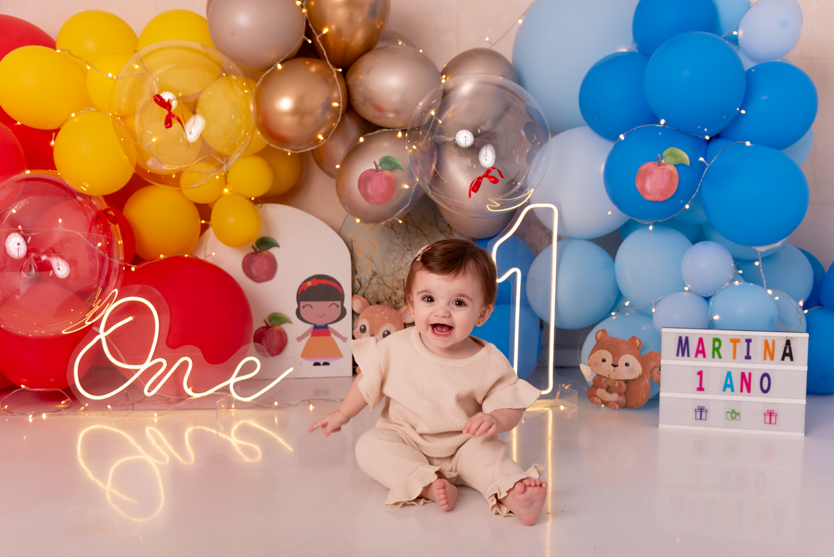 ensaio-smash-the-cake-princesa-disney-branca-de-neve-menina-aniversario-brooklin-estudio-thais-castro-moema-itaim-bibi-ibirapuera-zona-sul-morumbi-santo-amaro-vila-nova-conceição-cidade-monções