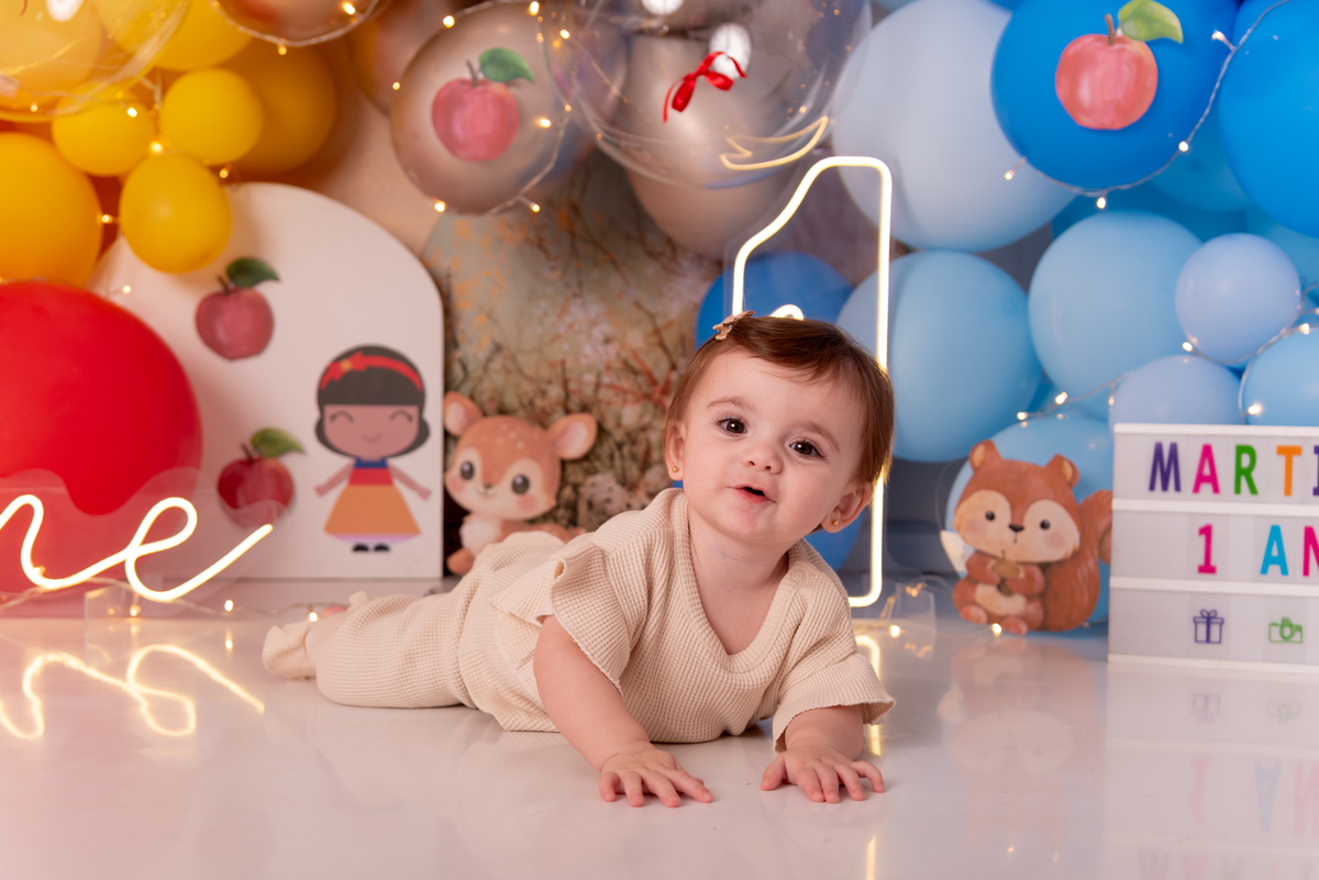 ensaio-smash-the-cake-princesa-disney-branca-de-neve-menina-aniversario-brooklin-estudio-thais-castro-moema-itaim-bibi-ibirapuera-zona-sul-morumbi-santo-amaro-vila-nova-conceição-cidade-monções