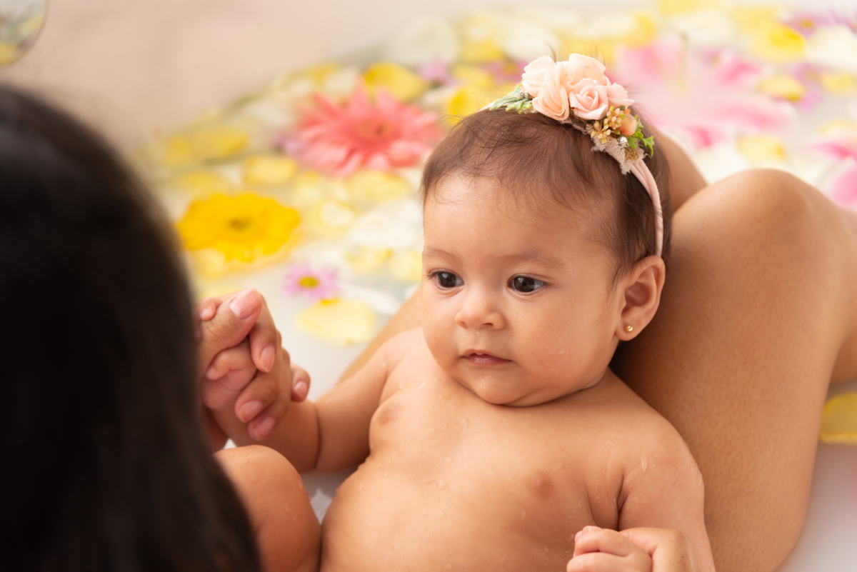 Ensaio Mamãe e Bebe Milk Bath - Thais Castro Fotografia