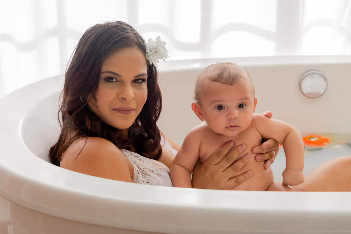 Ensaio Mãe e filha milk bath Santo André Amamentação - Thais Castro Fotografia