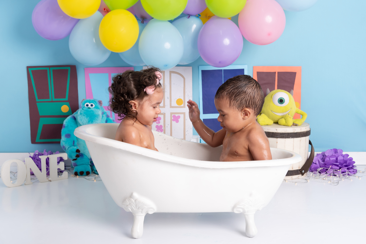 Smash the cake Monstros SA gemeos - Santo André - Estúdio Thais Castro