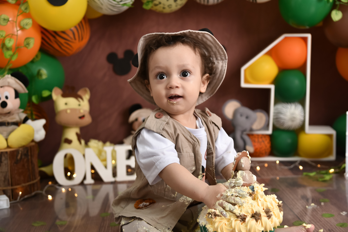 Smash the cake Mickey Safari Estudio Thais Castro