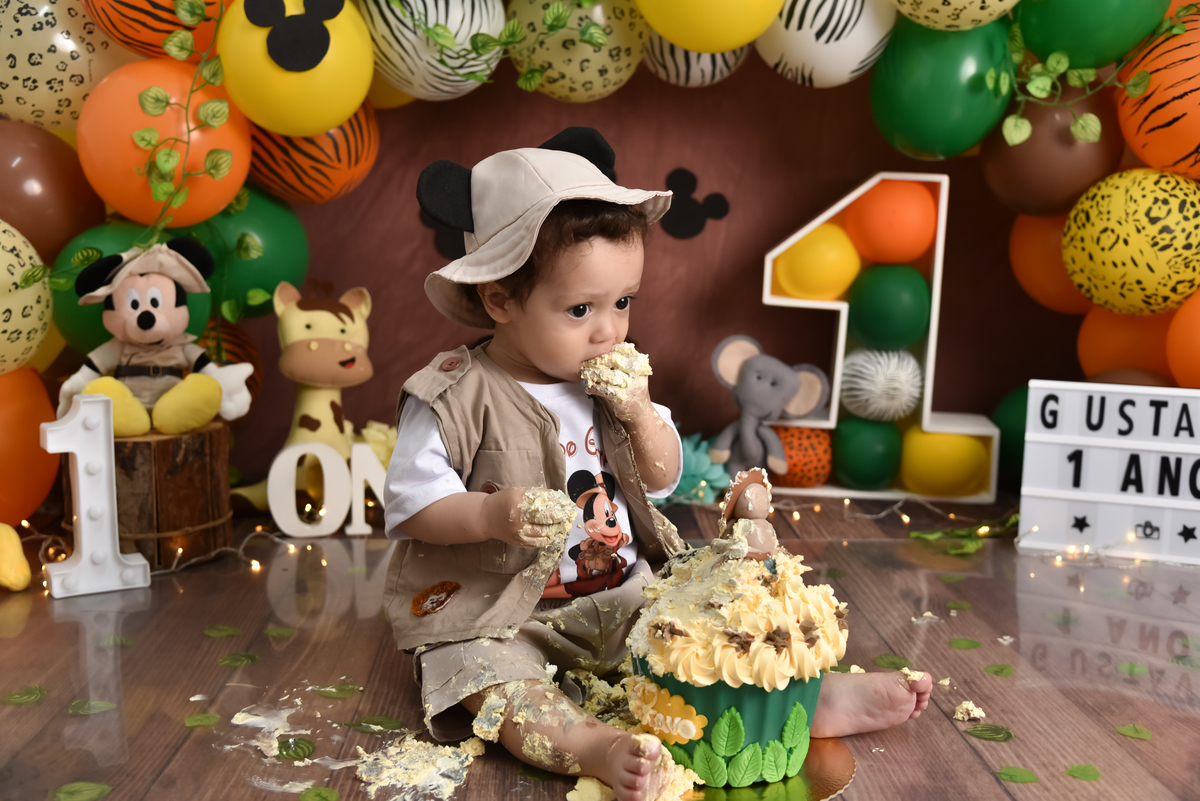 Smash the cake Mickey Safari Estudio Thais Castro