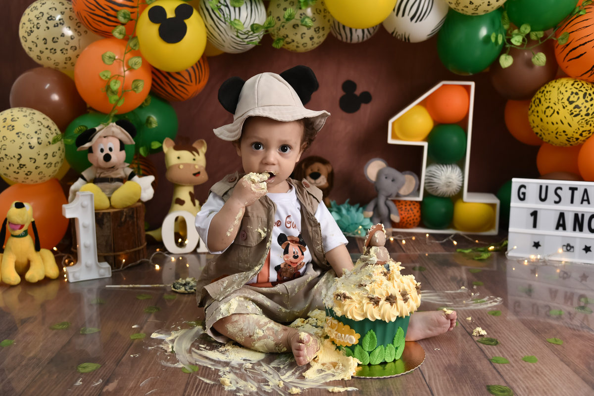 Smash the cake Mickey Safari Estudio Thais Castro