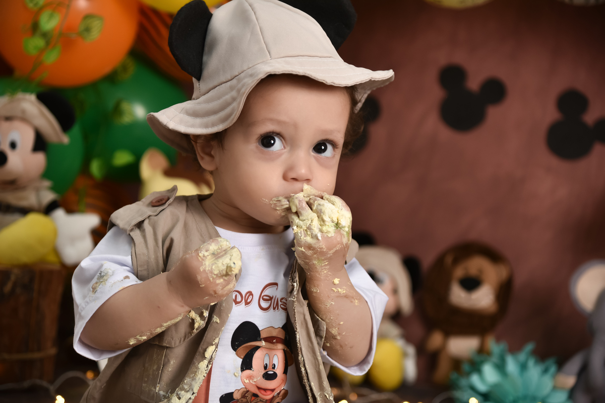 Smash the cake Mickey Safari Estudio Thais Castro