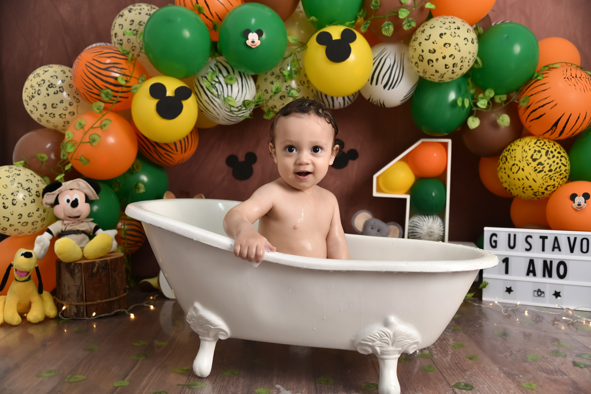 Smash the cake Mickey Safari Estudio Thais Castro