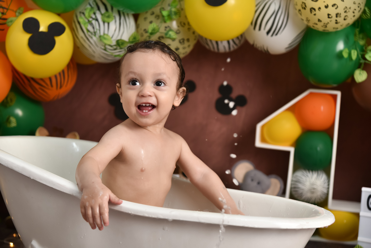 Smash the cake Mickey Safari Estudio Thais Castro