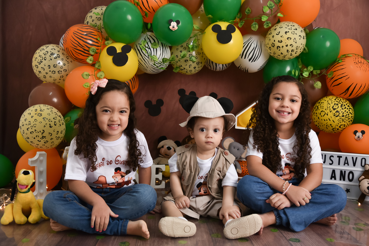 Smash the cake Mickey Safari Estudio Thais Castro