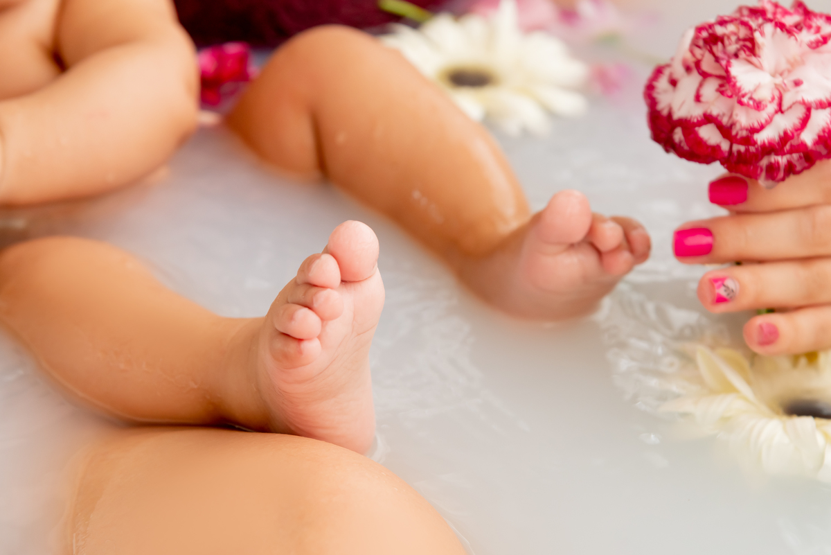 Ensaio mamãe e bebê milk bath Estúdio Thais Castro - Santo André