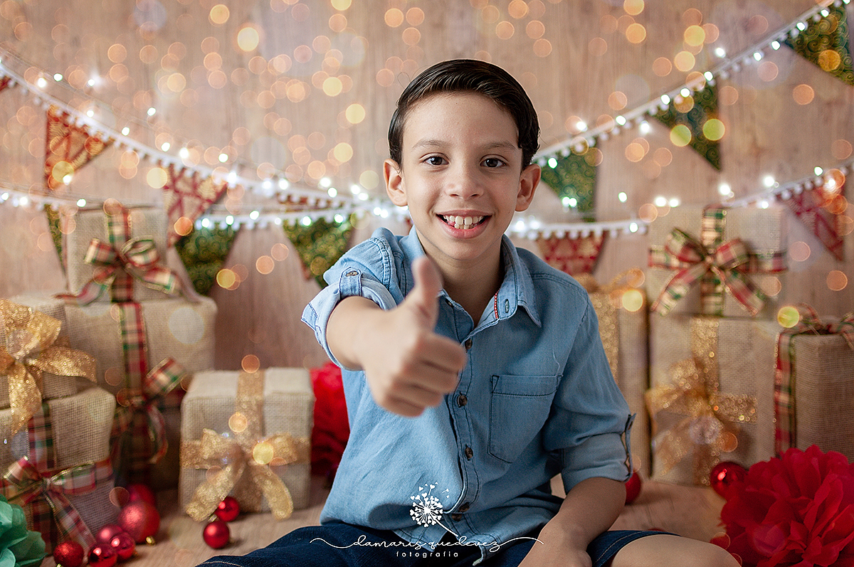 Fotógrafa de Volta Redonda e Barra Mansa realiza sessão temática de Natal de 2018 em seu estúdio fotográfico na Região Sul Fluminense de Rio de Janeiro.
