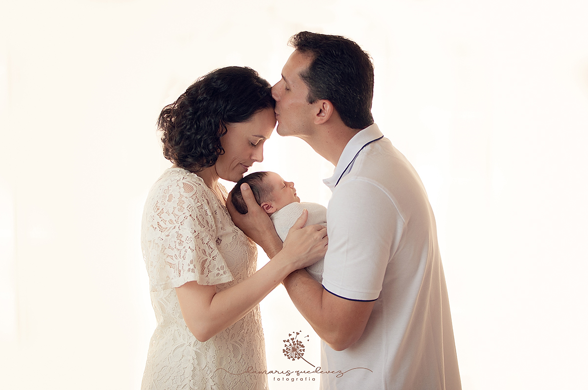 Ensaio newborn e gestante em Barra Mansa e Volta Redonda - Rio de Janeiro | Fotógrafa Damaris Quedevez faz ensaio lindo com recém-nascido - Mãe de menina - Mãe de menino - Ensaio de recém-nascido - Gestante - Família - Bebês - Infantil - Smash