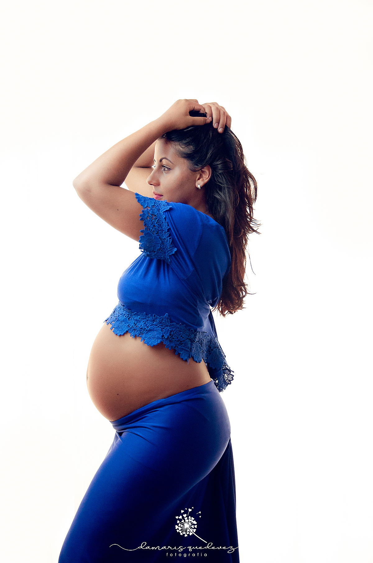 Ensaio gestante em Barra Mansa e Volta Redonda - Rio de Janeiro| Fotógrafa Damaris Quedevez faz ensaio lindo com gestante - Gestante de azul - Mãe de menina - Mãe de menino - Ensaio de grávida Fotógrafo