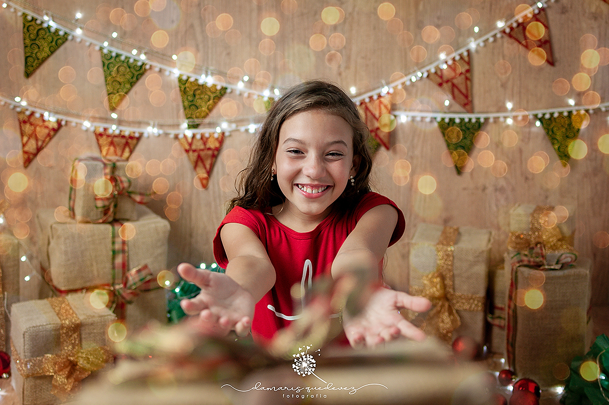 Sessão Infantil de Natal realizada no estúdio da Fotógrafa Damaris Quedevez. Eles amam as brincadeiras e serem fotografas por quem ama brincar com eles. | Volta Redonda Barra Mansa Barra do Piraí