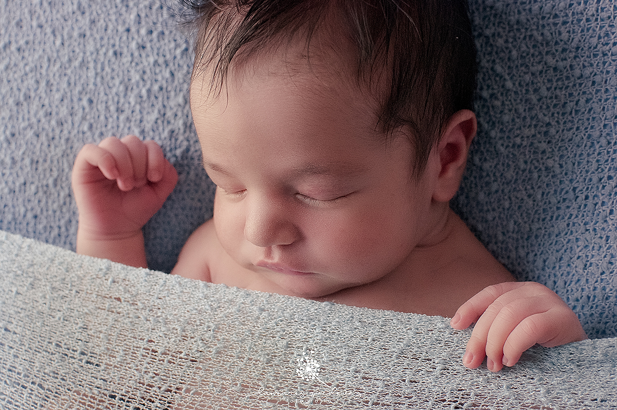Ensaio newborn e gestante em Barra Mansa e Volta Redonda - Rio de Janeiro | Fotógrafa Damaris Quedevez faz ensaio lindo com recém-nascido - Mãe de menina - Mãe de menino - Ensaio de recém-nascido - Gestante