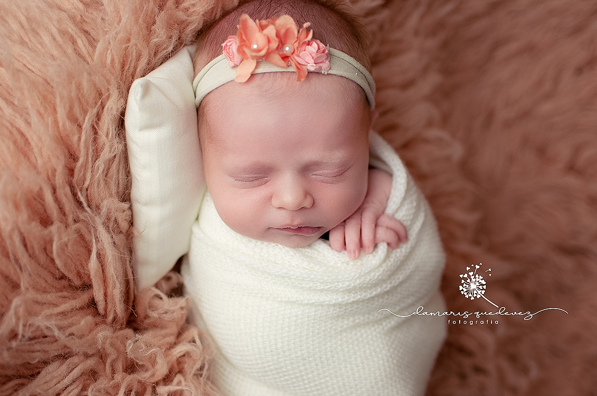 SESSÃO NEWBORN RECÉM-NASCIDO EM VOLTA REDONDA E BARRA MANSA - Fotografa Damaris Quedevez GESTANTE