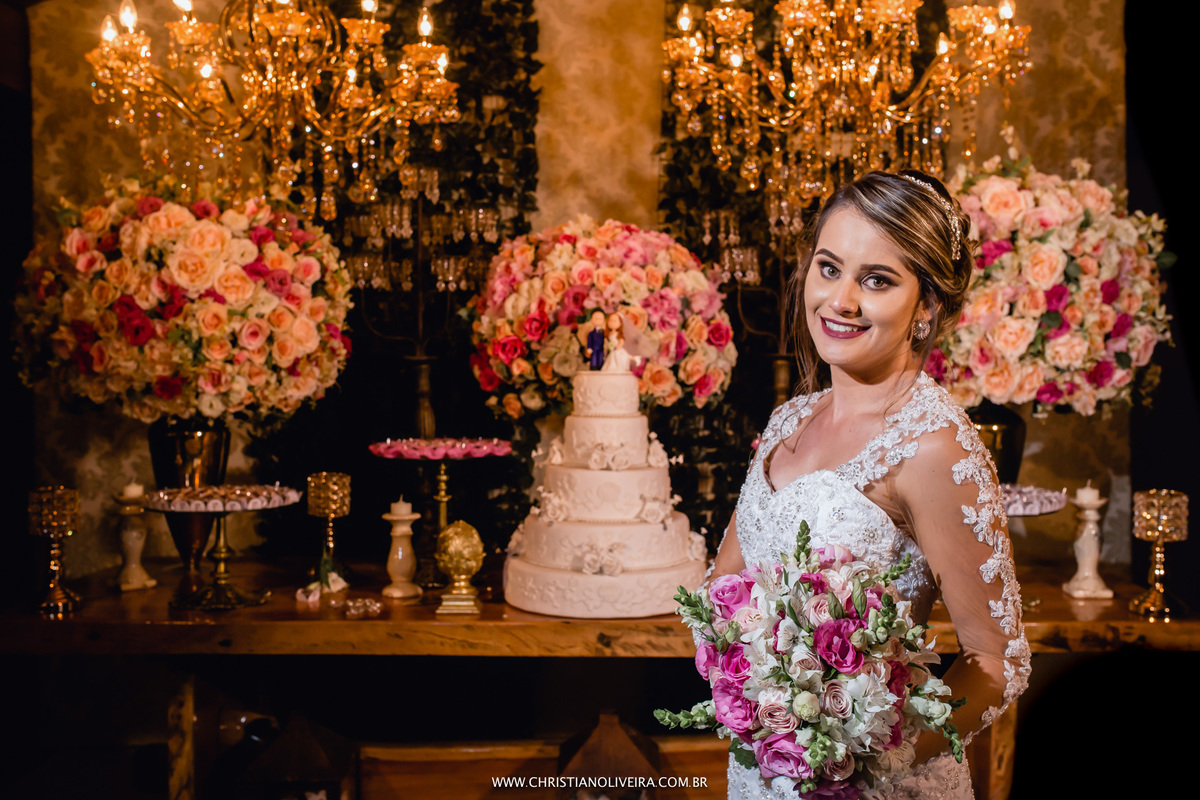 Casamento - Flávia Araújo - Ítalo Crawford - Igreja Matriz de Santo Antônio - Curvelo MG - Casando no Interior - Decoração - Wanessa Oliveira Decor - Buquê Noiva